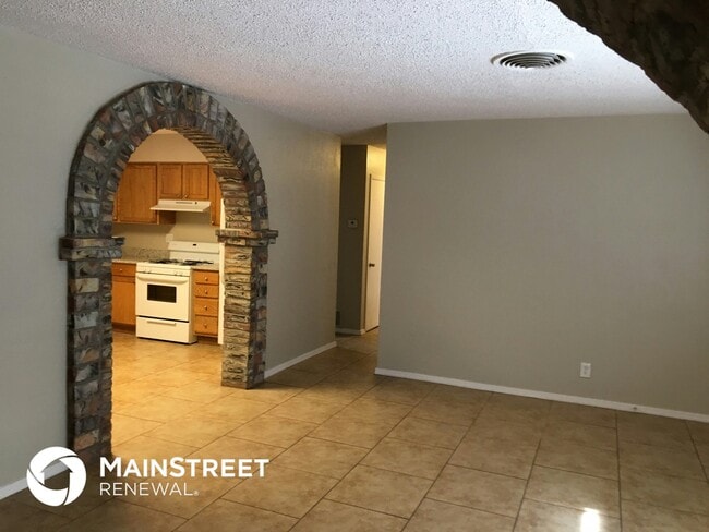 3743 E Helena Stravenue in Tucson, AZ - Building Photo - Building Photo