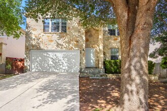 2334 Hornsby Bend in San Antonio, TX - Building Photo - Building Photo