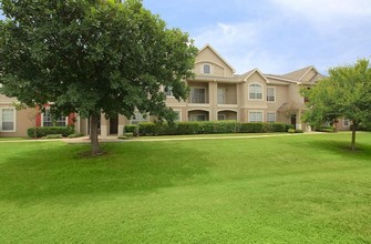 Rincon Apartments in McAllen, TX - Foto de edificio - Building Photo