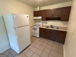 130 Candler Ct in Athens, GA - Building Photo - Building Photo