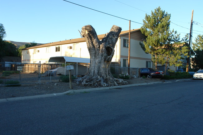 201-203 E Oak St in Yakima, WA - Foto de edificio - Building Photo