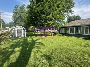 1246 E Broadmoor St in Springfield, MO - Building Photo - Building Photo