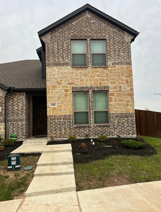 6700 Glimfeather Dr in Fort Worth, TX - Building Photo