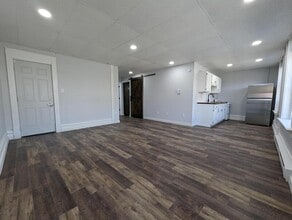 124 S 2nd St in Knoxville, IA - Foto de edificio - Building Photo