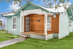 2216 Marburg St in Dallas, TX - Building Photo