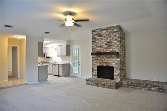 16202 Barcelona Dr in Friendswood, TX - Building Photo - Building Photo