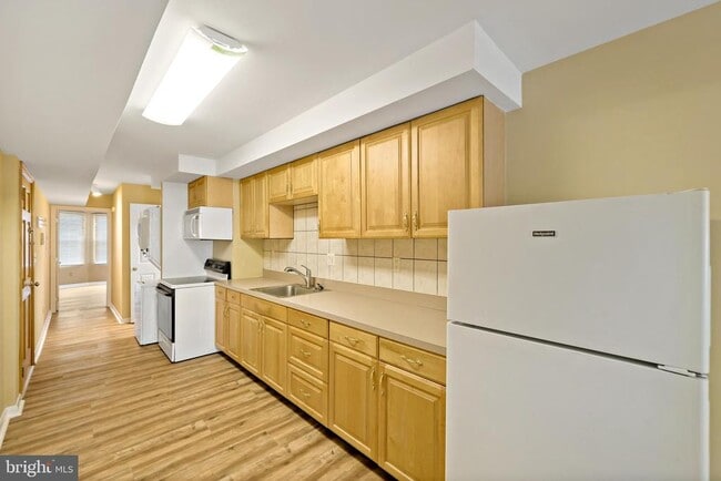 2537 S Broad St in Philadelphia, PA - Building Photo - Building Photo