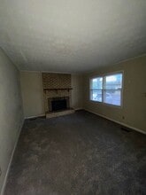 1329 Montevallo Rd in Weaver, AL - Building Photo - Building Photo