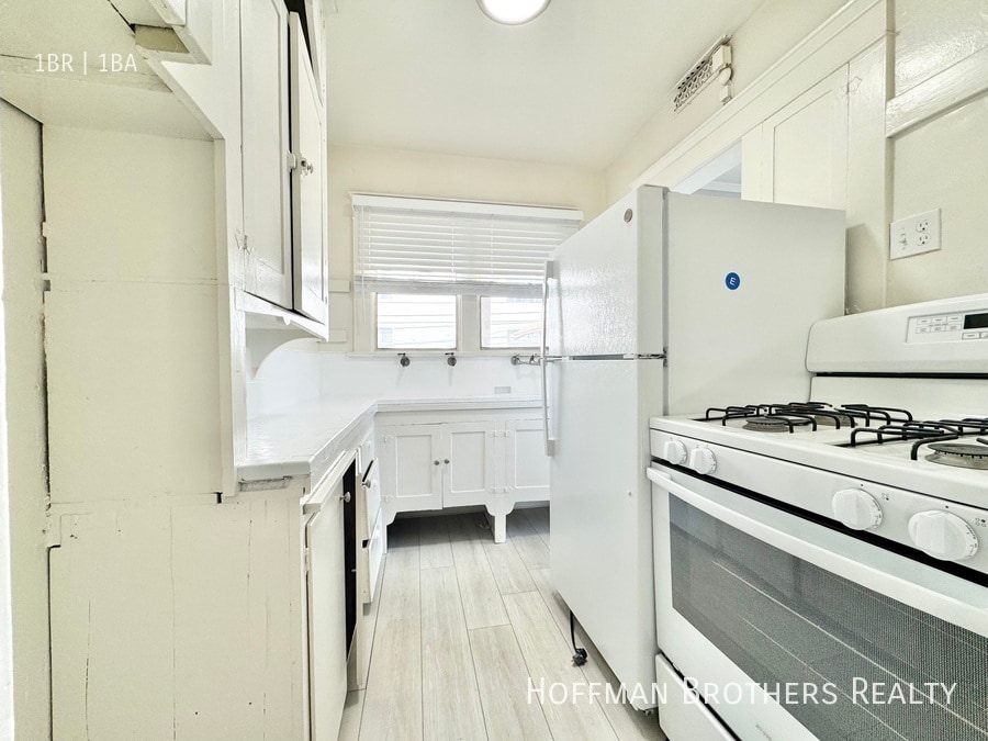 1121 1/2 E Appleton St in Long Beach, CA - Building Photo