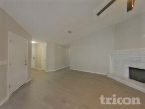 3728 Mandarin Woods Dr N in Jacksonville, FL - Building Photo - Building Photo