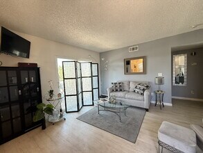1280 Mohave Dr in Bullhead City, AZ - Building Photo - Building Photo