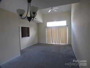 9058 Cinnabay Dr in Charlotte, NC - Building Photo - Building Photo