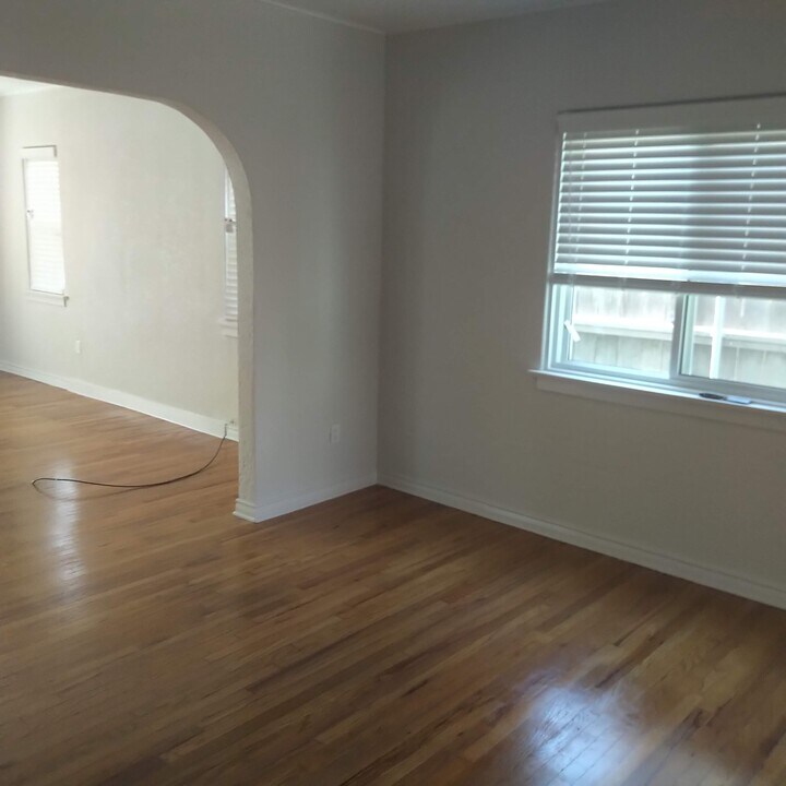 1748 Wellesley Ave in Los Angeles, CA - Building Photo