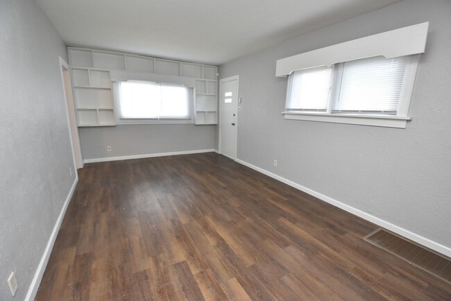 1009 N Merrifield Ave in Mishawaka, IN - Building Photo - Building Photo