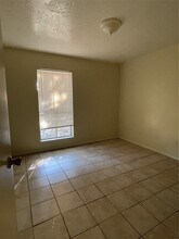 9434 Tooley Dr in Houston, TX - Building Photo - Building Photo
