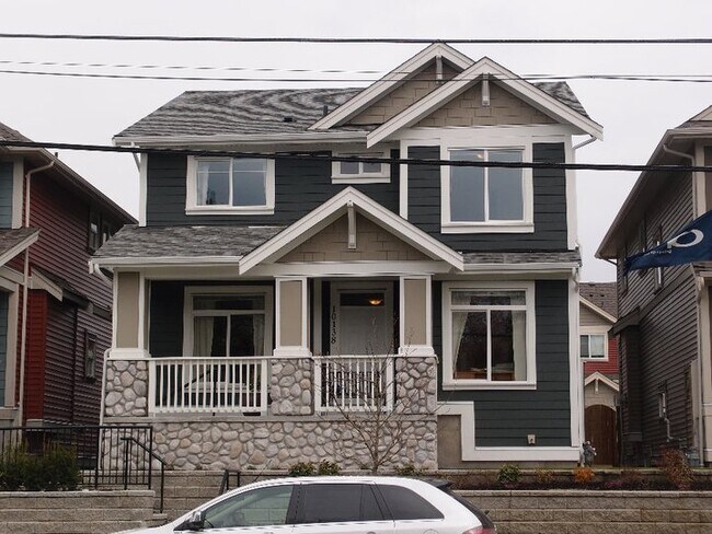 10138 240 St in Maple Ridge, BC - Building Photo - Building Photo