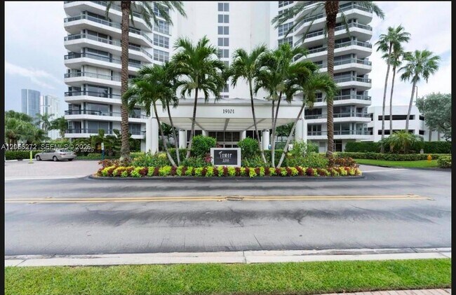 property at 19101 Mystic Pointe Dr