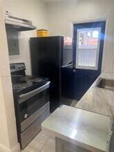 1600 NW 42nd St-Unit -1 in Miami, FL - Building Photo - Building Photo