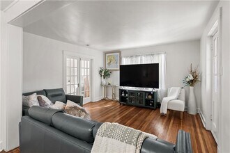 476 Providence St in West Warwick, RI - Building Photo - Building Photo