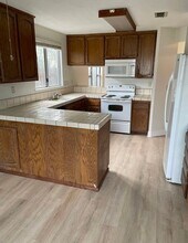 4264 Chinquapin Way in Sacramento, CA - Foto de edificio - Building Photo