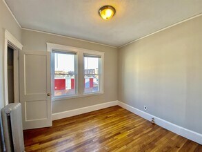 36 North Beacon St, Unit 2 in Boston, MA - Building Photo - Building Photo