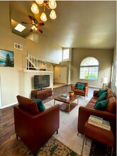 1345 Marigold Way in Lompoc, CA - Building Photo - Building Photo