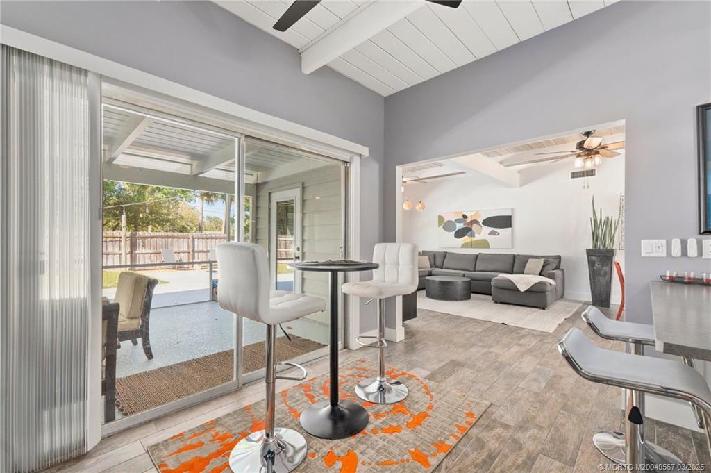 530 S Manor Dr in Stuart, FL - Building Photo