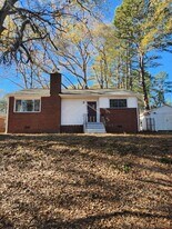 301 Eskew Cir in Anderson, SC - Building Photo