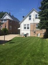 711 N 11th Ave, Unit 1 in Melrose Park, IL - Building Photo - Building Photo