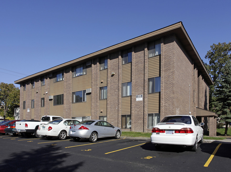 Campus View Apartments in St. Cloud, MN - Building Photo