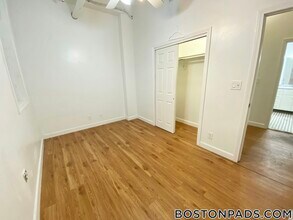 26 Hemenway St, Unit B1 in Boston, MA - Foto de edificio - Building Photo
