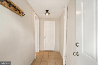 471 Florida Ave NW in Washington, DC - Building Photo - Building Photo