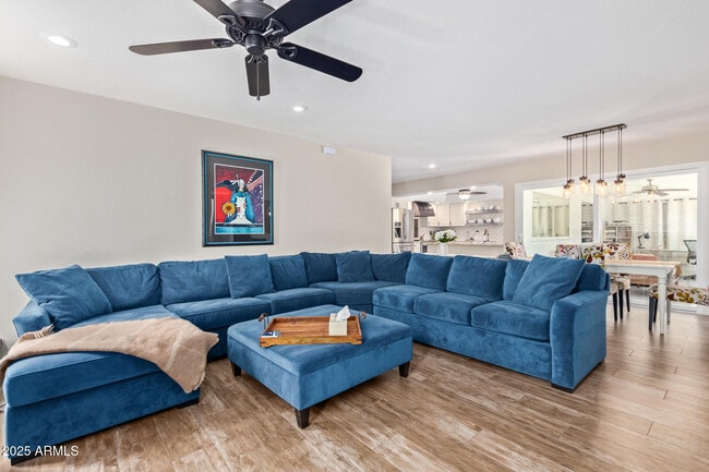 2118 E Pebble Beach Dr in Tempe, AZ - Building Photo - Building Photo
