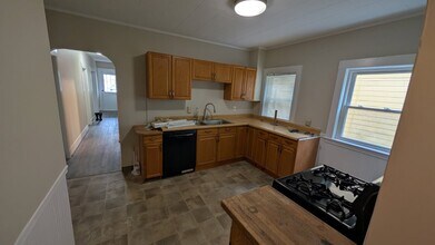 294A Boston Ave in Medford, MA - Building Photo - Building Photo