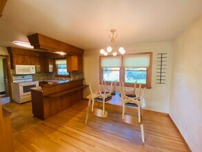 1241 E Coulee Rd in Bismarck, ND - Building Photo - Building Photo