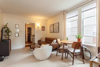 1247 W Wellington Ave in Chicago, IL - Building Photo - Building Photo