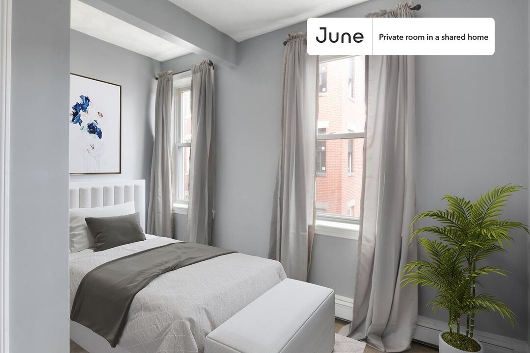 Private bedroom in 3 bed/1 bath Home in Boston, MA - Building Photo