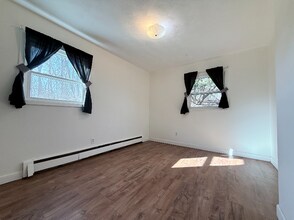 6007 Oran Ave, Unit 4 in Kalamazoo, MI - Foto de edificio - Building Photo