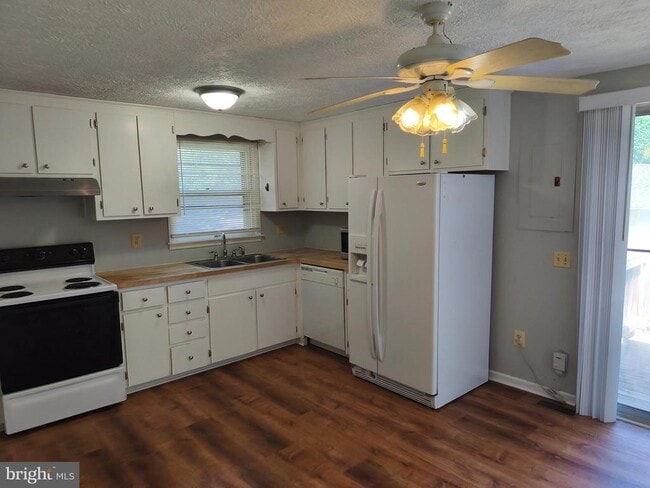 636 York Ln SE in Leesburg, VA - Building Photo - Building Photo