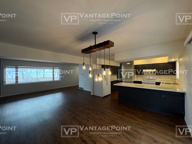 W656 Edwards Ave in Marinette, WI - Building Photo - Building Photo