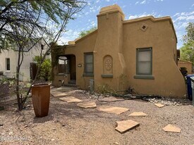 2310 E Helen St in Tucson, AZ - Building Photo