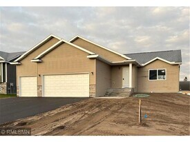 18512 Salem St NW in Elk River, MN - Building Photo