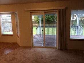 806 Mountain Aire Ct NW in Yelm, WA - Foto de edificio - Building Photo