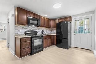 30 Victoria St in Providence, RI - Building Photo