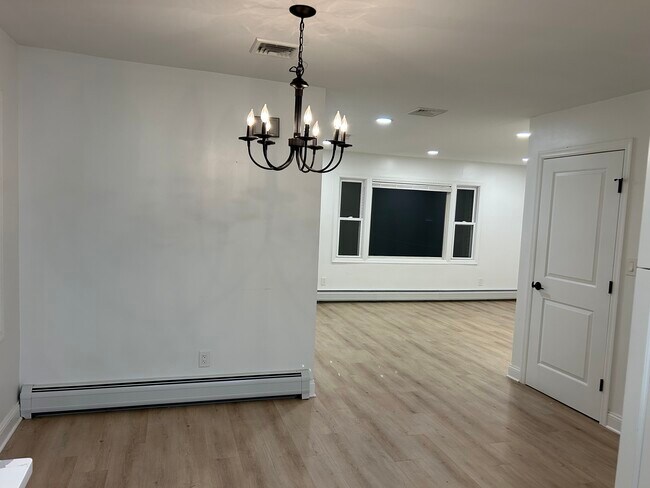 122 Harrison Ave, Unit #2 in Garfield, NJ - Foto de edificio - Building Photo