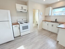 222 Maxwell St in Sarnia, ON - Building Photo