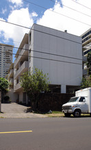 Naoe Apartments in Honolulu, HI - Building Photo - Building Photo