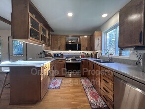 9904 42nd St Ct NW in Gig Harbor, WA - Building Photo - Building Photo