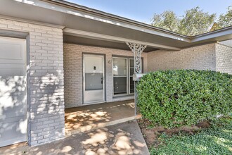 4828 16th St in Lubbock, TX - Foto de edificio - Building Photo