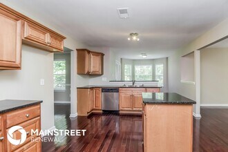 6627 Shapiro Ct in Stone Mountain, GA - Building Photo - Building Photo